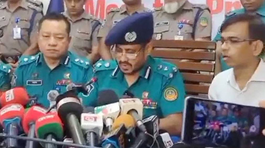 রংপুরে শিক্ষক পরিবার হত্যা: জমি আর ‘দাস-ব্রাহ্মণের ব্যবধানের’ কথাও এখন বলছে পুলিশ