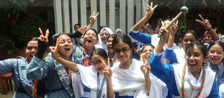 জিপিএ-৫ ও পাসের হারে এগিয়ে মেয়েরা