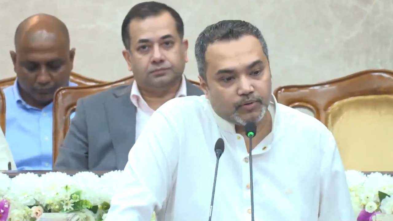 ‘মানুষের প্রতি দায়িত্ব ও দায়বদ্ধতা নিয়ে সরকার এগিয়ে যাচ্ছে’