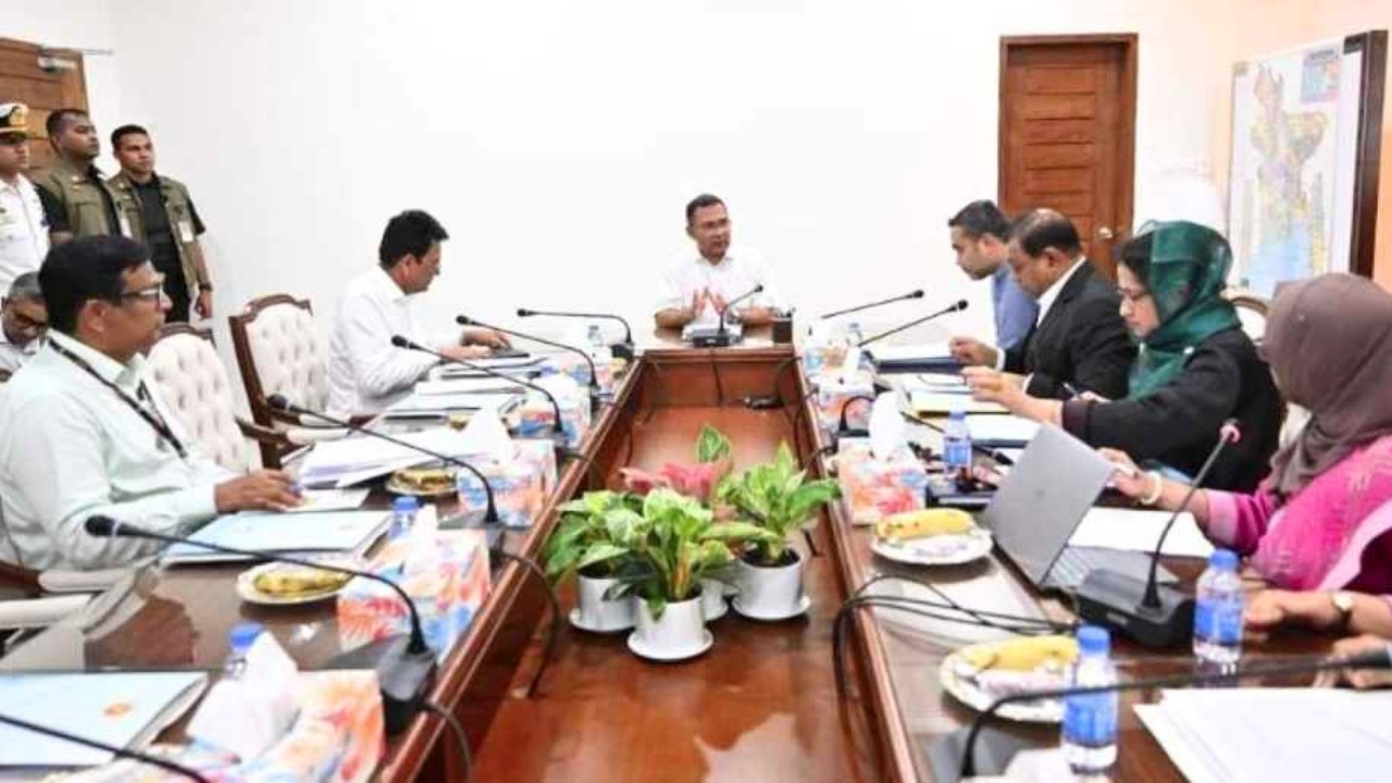 মেধা ও যোগ্যতার ভিত্তিতে ছেলেদের জন্যও উপবৃত্তির ভাবনা সরকারের