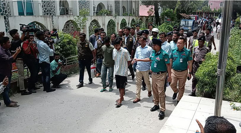 আদালতে জবানবন্দি: গণপতি পরিবারকে খুনের রাতে বন্ধু ‘সীমান্তের বাসায় ইয়াবা সেবন করেন’ মুগ্ধ ও সিদ্ধার্থ