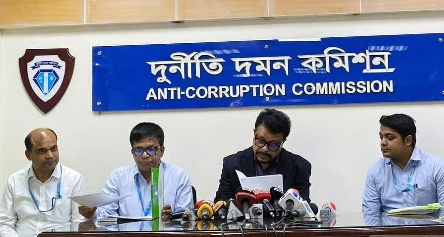 কাতারে গ্রেপ্তার বিমানবাহিনীর সাবেক প্রধান হান্নানকে ফেরাতে চায় দুদক