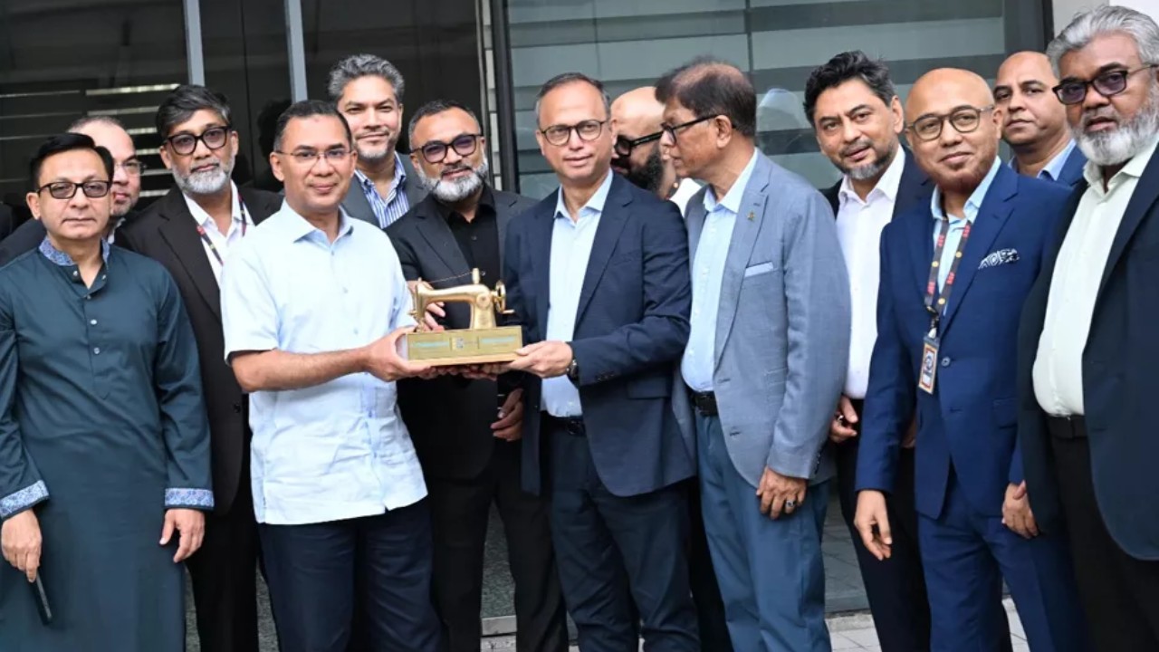 পোশাক শিল্পের উন্নয়নে প্রয়োজনীয় সহযোগিতা দেওয়ার আশ্বাস প্রধানমন্ত্রীর