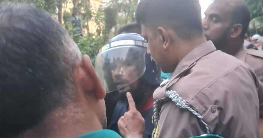 সিলেটে স্বামী-স্ত্রী ও গৃহকর্মী খুন: ছুরি উদ্ধার, গৃহকর্মীর বুকে অসংখ্য জখম