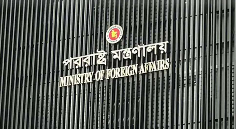 দিল্লিতে হাসিনার বক্তব্যে ঢাকার ক্ষুব্ধ প্রতিক্রিয়া