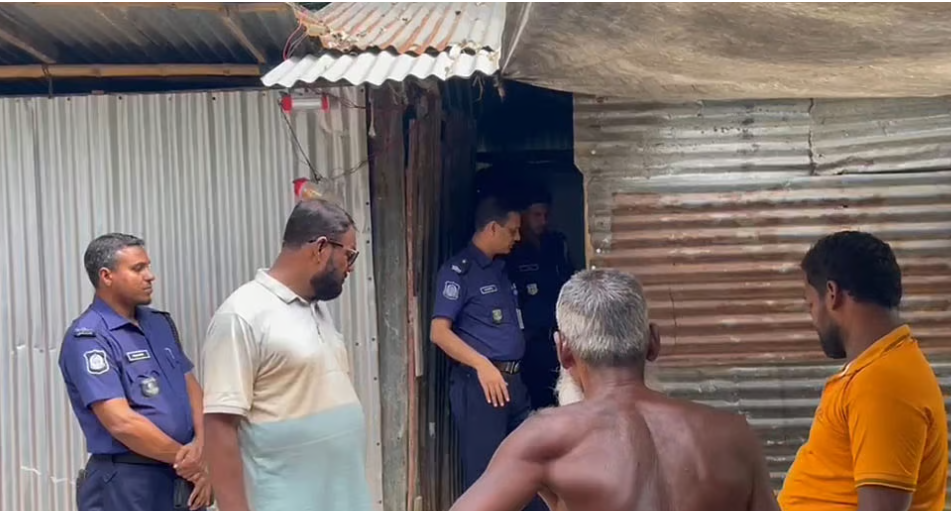 নরসিংদীতে বাড়িতে ঢুকে তরুণকে কুপিয়ে হত্যা
