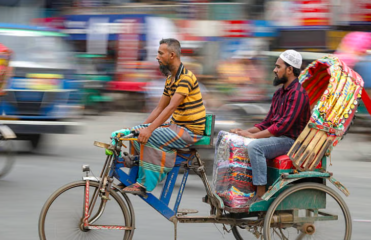 রিকশার ব্যাটারি চার্জ করতে হবে সৌরবিদ্যুতে, বিধিমালা হচ্ছে