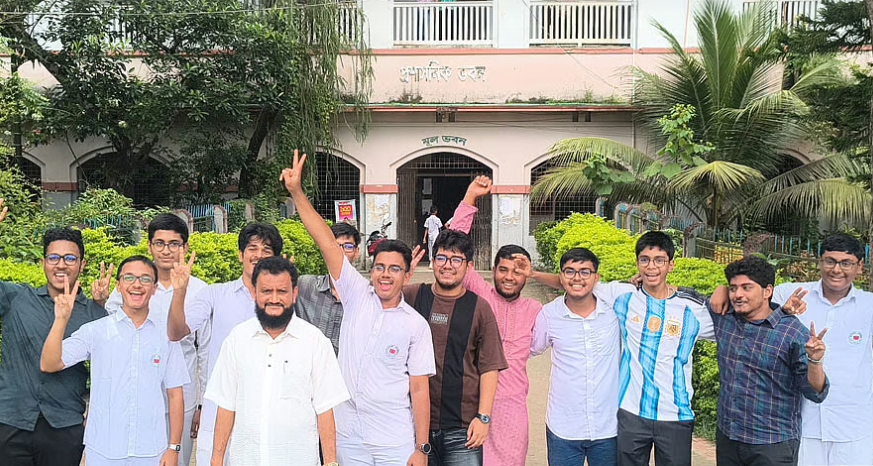 পাসের হারে পিছিয়ে মাদ্রাসা শিক্ষা বোর্ড, জিপিএ-৫ এ বরিশাল