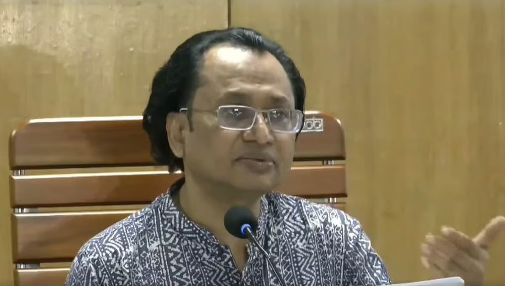 বিদ্যুৎ সংকট সমাধানে কেন দুই বছর? যা বললেন তথ্য উপদেষ্টা
