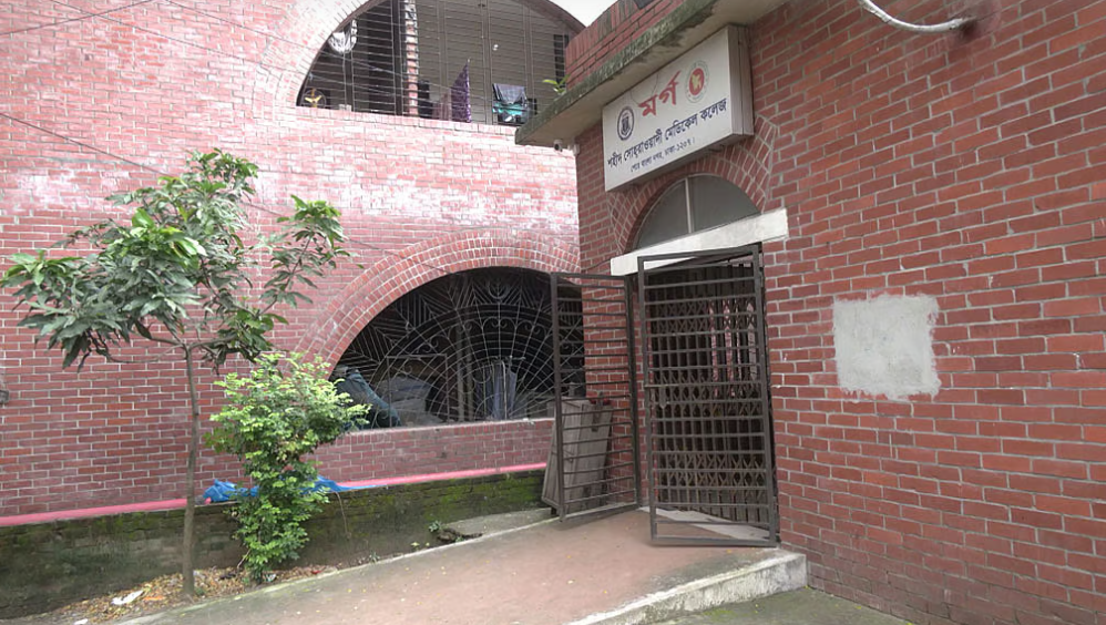 ড্রেনে কাজ করছিলেন ওয়াসা কর্মী, মাথা তুলতেই গাড়ির চাকায় পিষ্ট