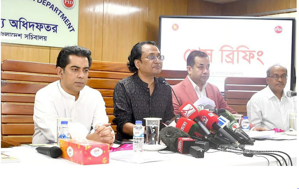 চীনা যুদ্ধবিমান জে-১০ কেনার চুক্তির খসড়া তৈরি: উপদেষ্টা জাহেদ