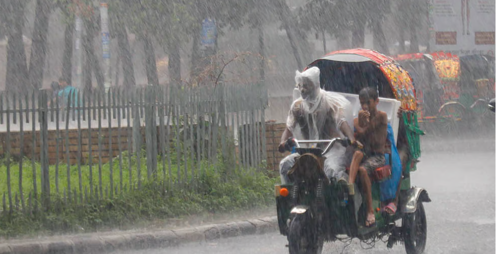 সারাদেশে ভারি বৃষ্টির আভাস
