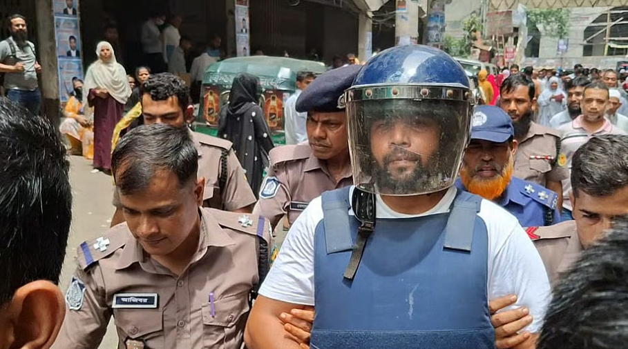 কারাগারে থেকে কীভাবে গাড়ি পোড়ান সাবেক মেজর সাদিক, ব্যাখা চায় আদালত
