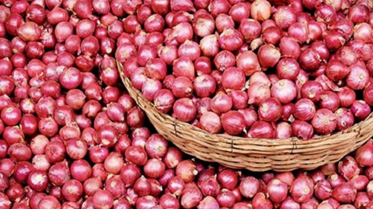 আমদানি শুরু হতেই পেঁয়াজের দাম কমলো