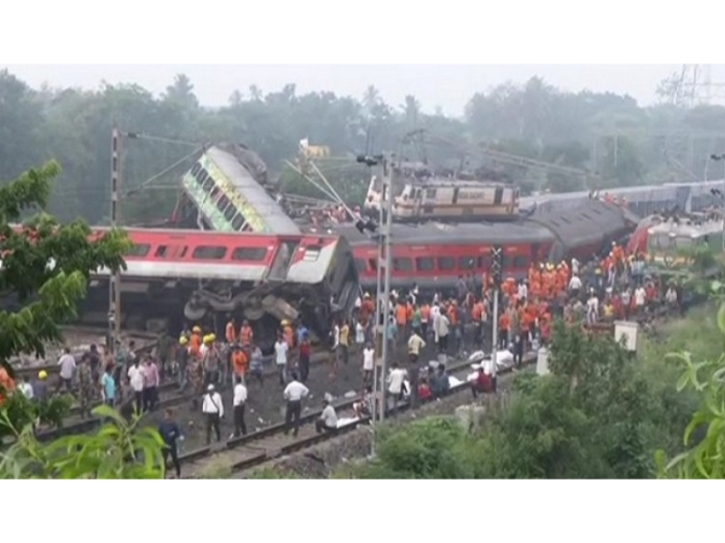 ওড়িশায় ট্রেন দুর্ঘটনা: মৃতের সংখ্যা ২০০ ছাড়াল, আহত প্রায় ৯০০