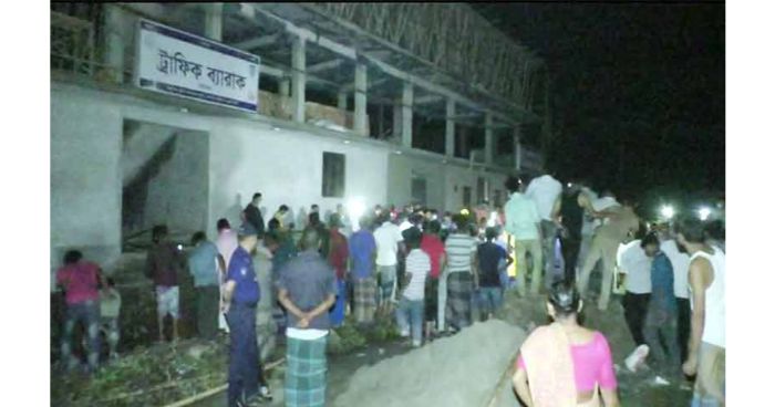 গাইবান্ধায় মধ্যরাতে বিদ্যুৎস্পৃষ্টে ট্রাফিক সার্জেন্টের মৃত্যু