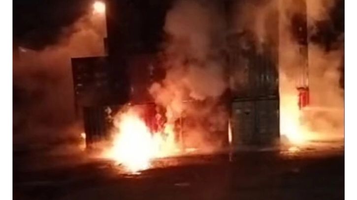 সীতাকুণ্ডে কনটেইনার ডিপোর আগুন ১১ ঘণ্টায়ও নিয়ন্ত্রণে আসেনি