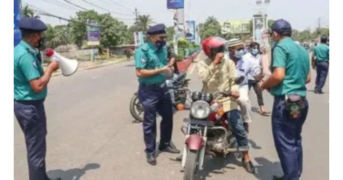 লকডাউন: রাজধানীতে প্রয়োজন ছাড়া বের হয়ে ১৪ গ্রেফতার