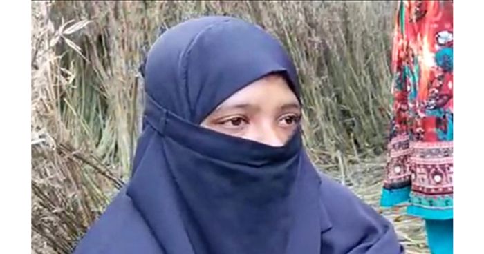 প্রেমিকের কথায় স্বামীকে তালাক দিয়ে ইতালি প্রবাসীর বাড়িতে নারী!