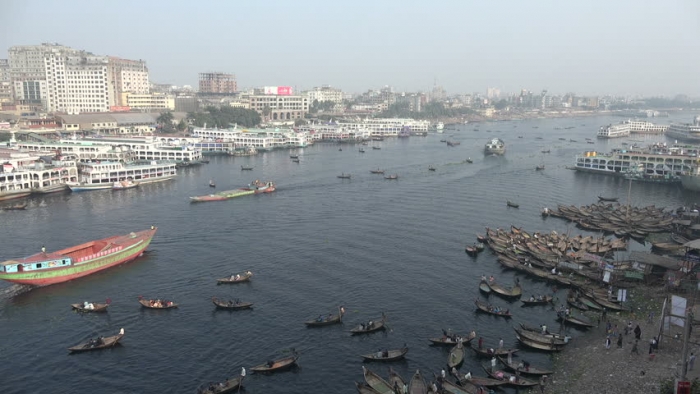 বুড়িগঙ্গায় লঞ্চের ধাক্কায় নৌকাডুবি
