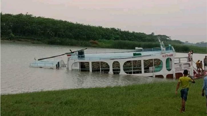 বরিশালে ডুবলো যাত্রীবাহী লঞ্চ
