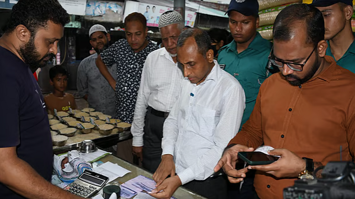 চট্টগ্রামে চিনিগুঁড়া লিখে নিম্নমানের চাল বিক্রি, লাখ টাকা জরিমানা