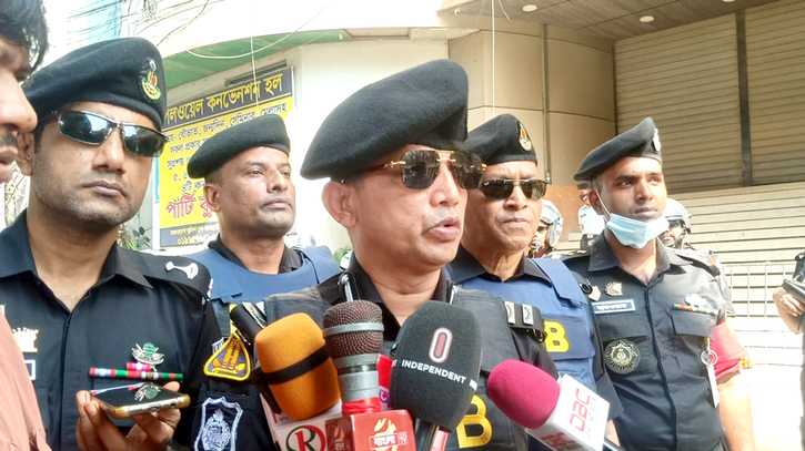 গোপালগঞ্জে দুষ্কৃতকারীদের অবস্থান, বাড়ল কারফিউ