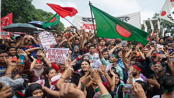 বেগম খালেদা জিয়াকে বাংলাদেশের প্রথম মহিলা মুক্তিযোদ্ধা