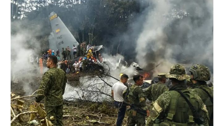 গাছে ধাক্কায় কলম্বিয়ার সামরিক বিমান বিধ্বস্ত