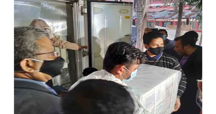 করোনার ৪ লাখ ৫৬ হাজার ডোজ টিকা পেল চট্টগ্রাম