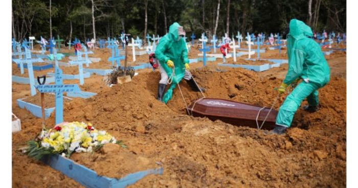 ব্রাজিলে  ২৪ঘন্টায়  মৃত্যু ৩০১৯, মোট মৃত্যু প্রায় চার লাখ