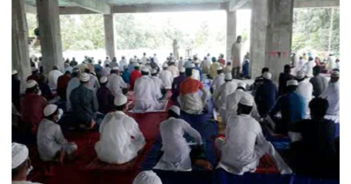মসজিদের পিলার ভাঙচুর,দু’পক্ষের সংঘর্ষে  আহত ৮