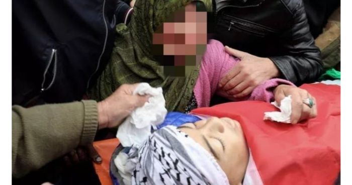 সন্ত্রাসবাদী ইসরাইলি সেনার গুলিতে নিহত ফিলিস্তিনি কিশোর
