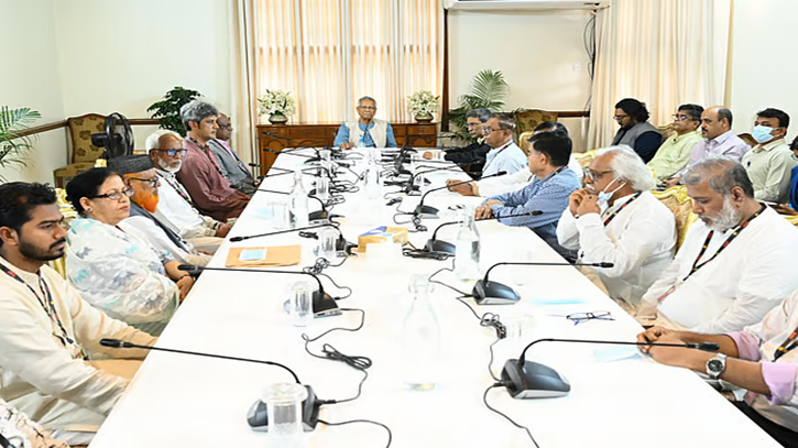 প্রধান উপদেষ্টার সঙ্গে আরও ১৩ দল ও জোটের বৈঠক