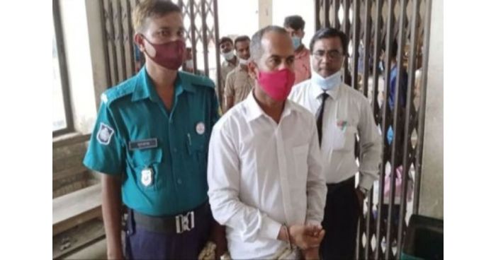 মডার্নার অবৈধ টিকাসহ ক্লিনিক মালিক গ্রেফতার