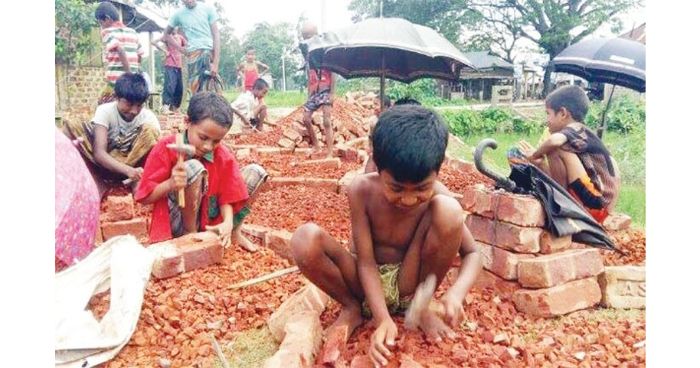 পাকিস্তানের শিশুরা অমানবিক শ্রমে নিয়জিত,শ্রমিকের সংখ্যা ৬৪ লাখ