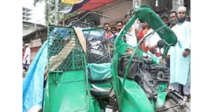 বগুড়ার শেরপুরে মালবাহী ট্রাক চাপায় নিহত ১
