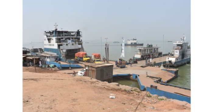 দৌলতদিয়া-পাটুরিয়া নৌরুটে চলাচল করছে ১৭টি ফেরি