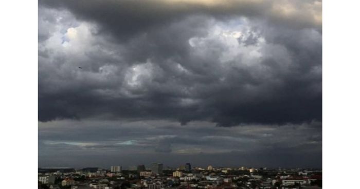 সারাদেশে মেঘলা আকাশসহ হালকা বৃষ্টি হতে পারে আজ
