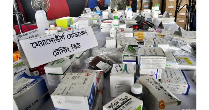 চার ট্রাক নকল কিট বাজেয়াপ্ত, রিমান্ডে ৯