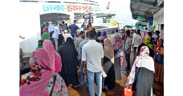 লকডাউন ঘোষণায় বাস কাউন্টারে যাত্রীদের ভিড়
