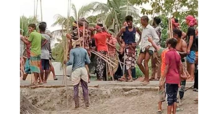 তুচ্ছ ঘটনাকে কেন্দ্র করে দুই গ্রামবাসীর সংঘর্ষে,আহত ৯