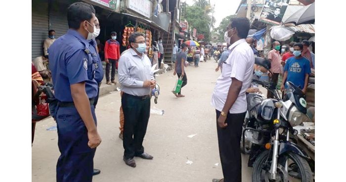 কলাপাড়ায় মাস্ক না পরায় ১৬ জনকে অর্থদন্ড