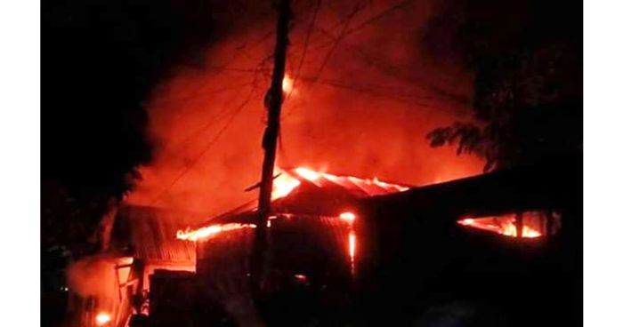রাজধানীর কেরানীগঞ্জে নুর সুপার মার্কেটে ভয়াবহ আগুন