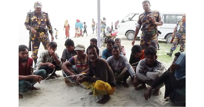 রাজবাড়ীতে ১১ জেলের ১২ দিন করে কারাদন্ড দিয়েছে ভ্রাম্যমান আদালত
