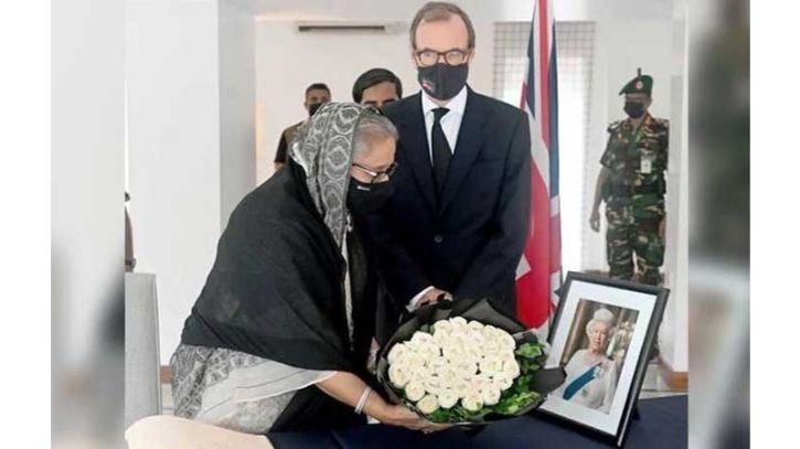 প্রয়াত রানীর প্রতি শ্রদ্ধা নিবেদন করেছেন প্রধানমন্ত্রী