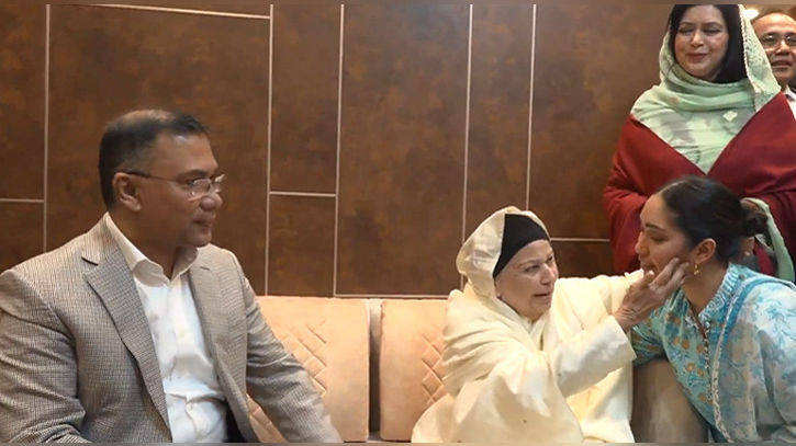 দেড় যুগ পর মাতৃভূমিতে পা রাখলেন তারেক রহমান