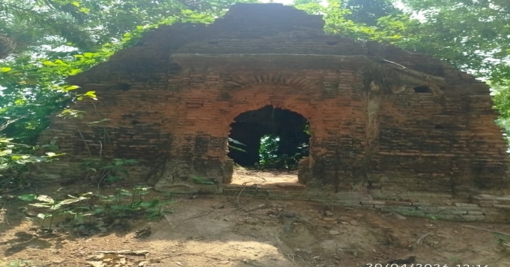 নাটোরের প্রাচীন ও পরিত্যক্ত আবদাল সম্প্রদায়ের মসজিদ