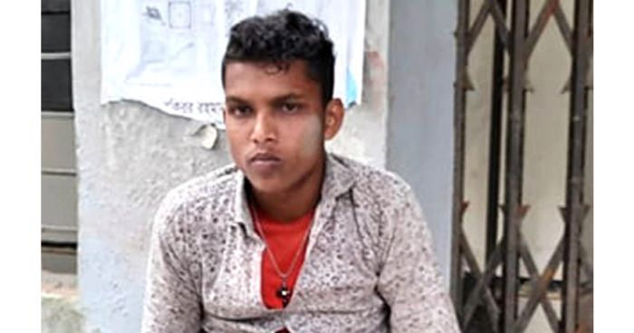 বিস্কুট খেলে তিনজন, অচেতন চালক, উধাও অটোরিকাশা