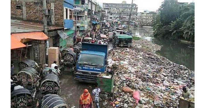 দখল-দূষণে অস্তিত্ব সংকটে চট্টগ্রামের খালগুলো